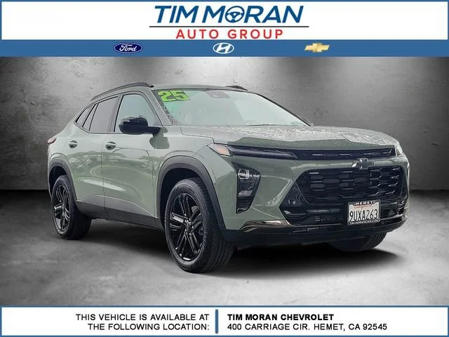 Used 2025 Chevrolet Trax - photo 1