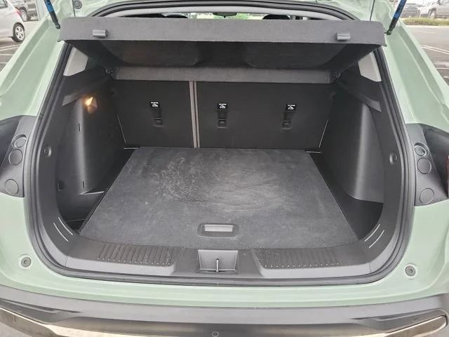 Used 2025 Chevrolet Trax - photo 28