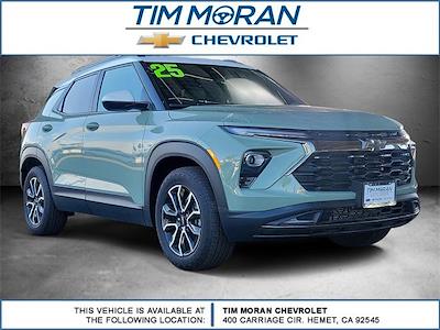 Used 2025 Chevrolet Trailblazer - photo 1