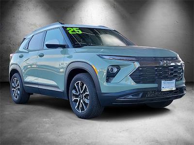 Used 2025 Chevrolet Trailblazer - photo 1