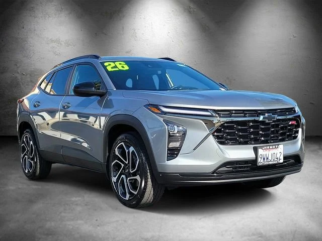 Used 2026 Chevrolet Trax - photo 2