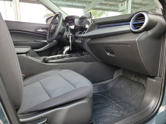 Used 2026 Chevrolet Trax - photo 25