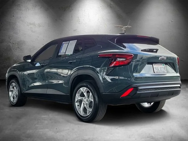 Used 2026 Chevrolet Trax - photo 6