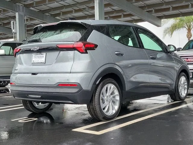 New 2027 Chevrolet Bolt EV - photo 5