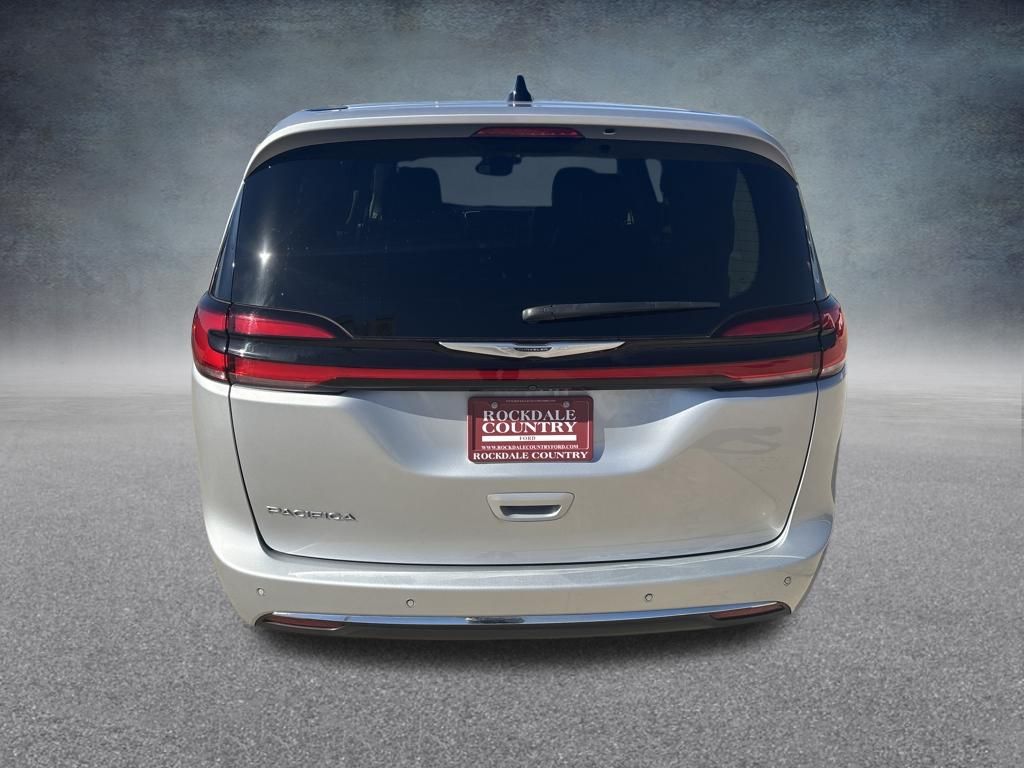 Used 2023 Chrysler Pacifica - photo 5