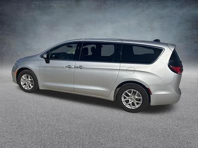 Used 2023 Chrysler Pacifica - photo 1