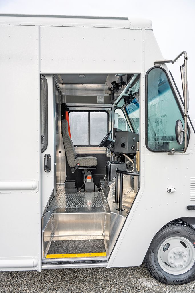 New 2026 Ford E-450 - photo 14