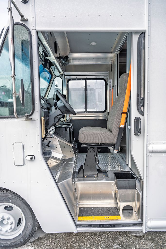 New 2026 Ford E-450 - photo 15