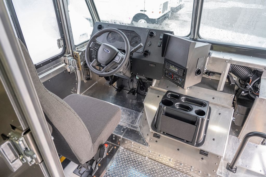 New 2026 Ford E-450 - photo 17