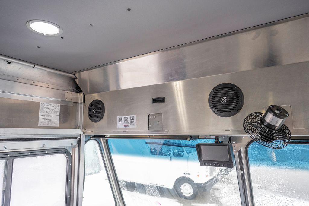 New 2026 Ford E-450 - photo 19