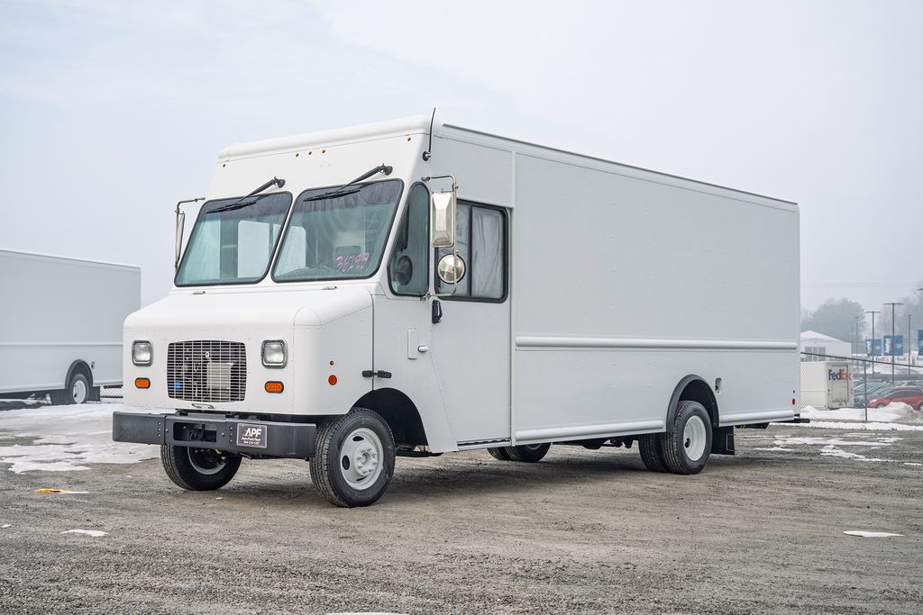 New 2026 Ford E-450 - photo 7