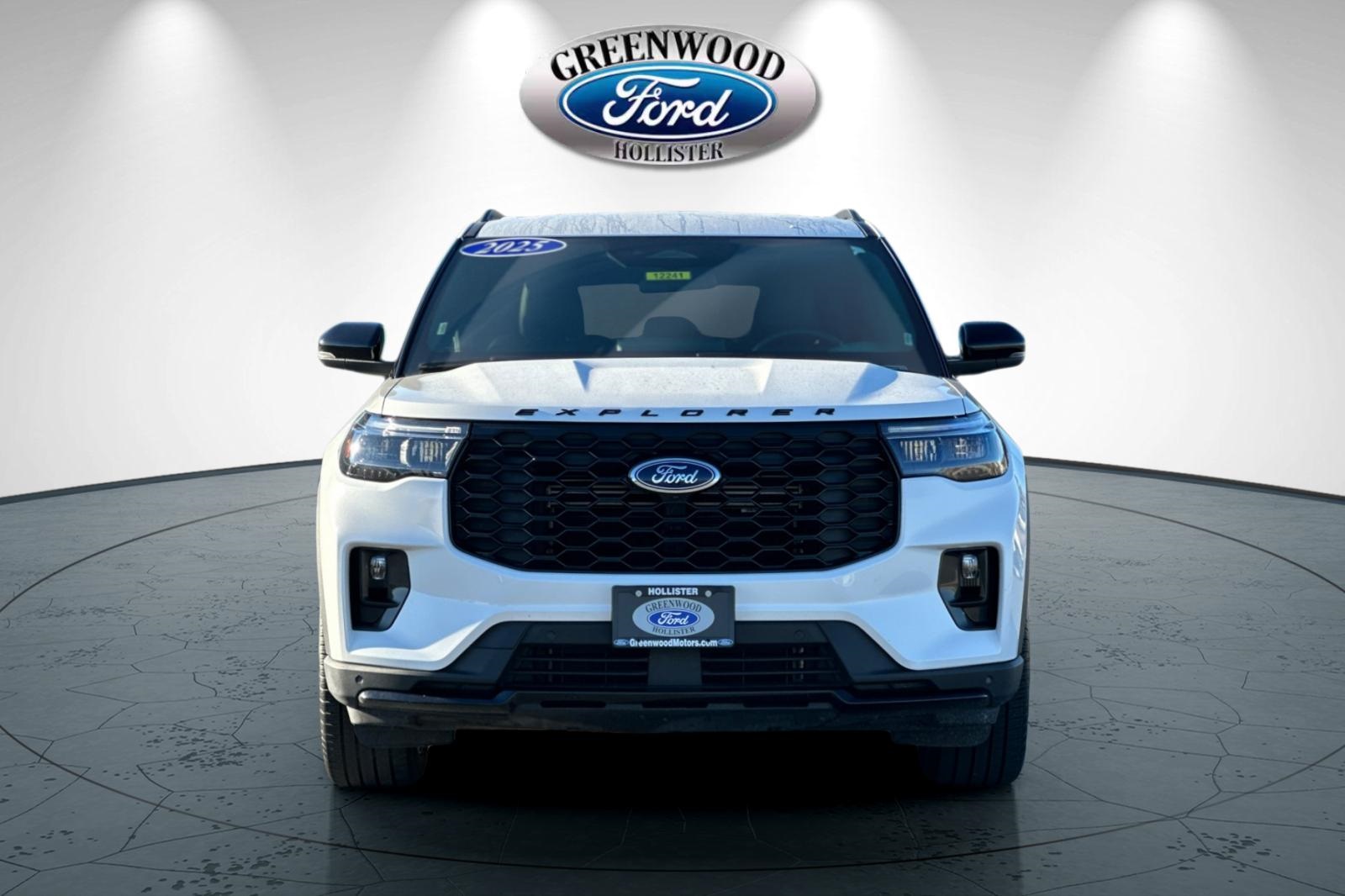Used 2025 Ford Explorer - photo 10