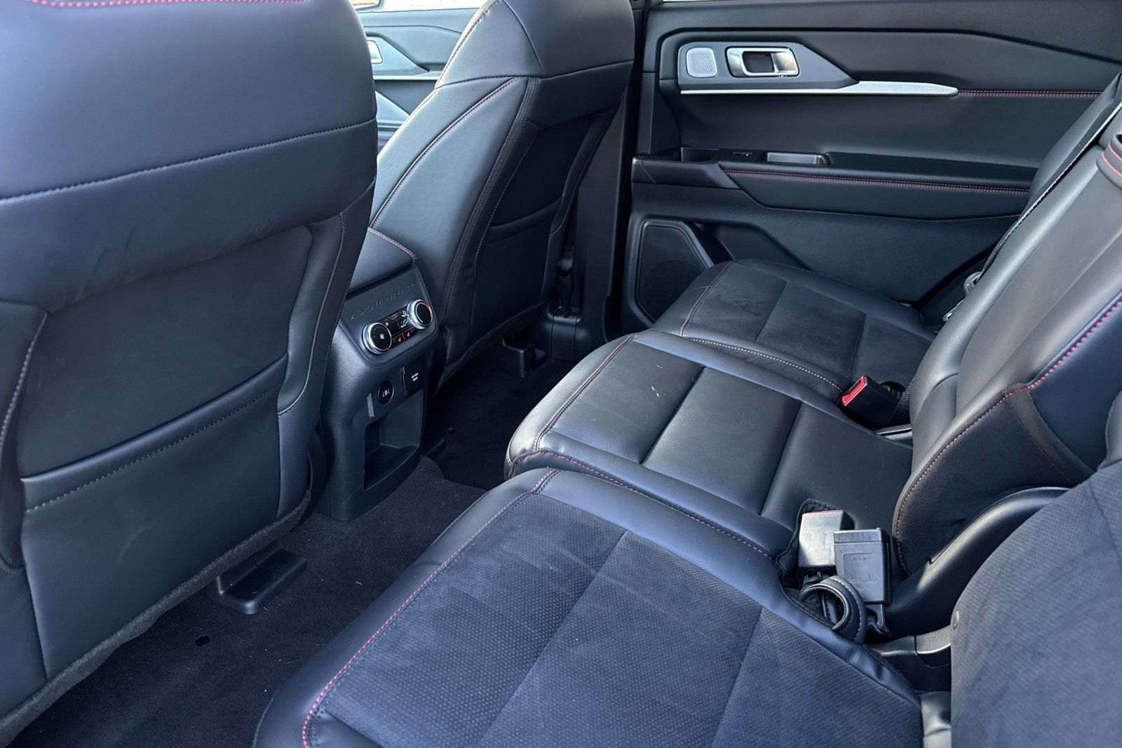 New 2026 Ford Explorer - photo 14