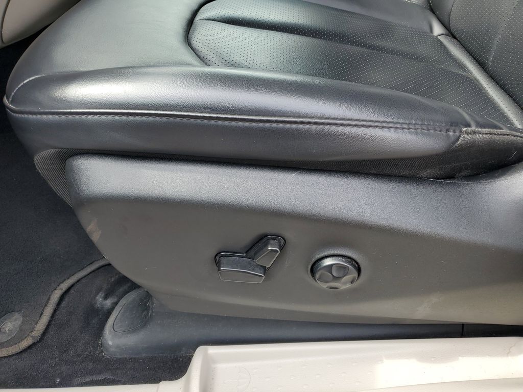 Used 2023 Chrysler Pacifica - photo 36