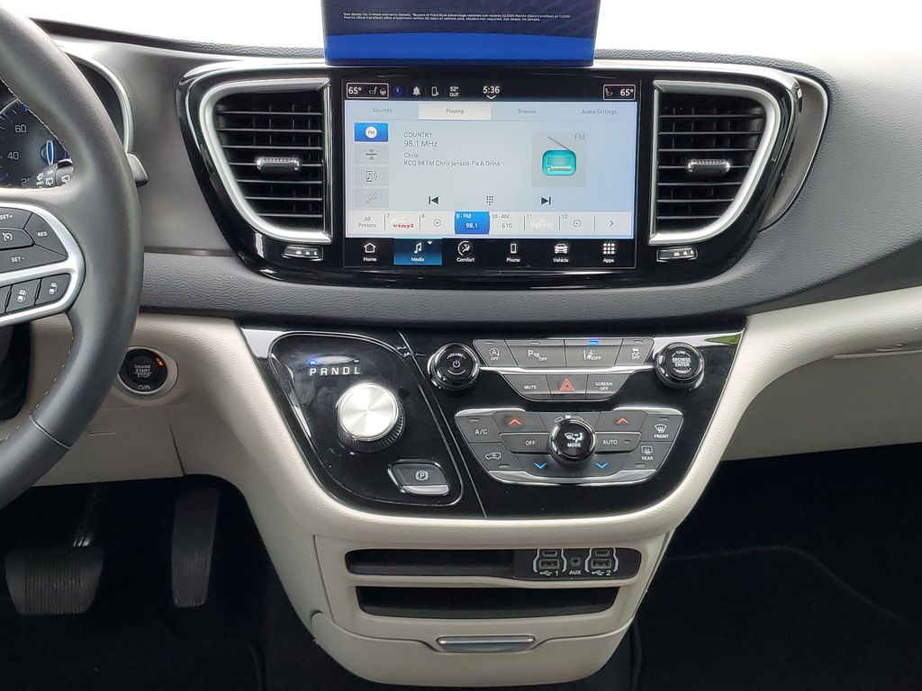 Used 2023 Chrysler Pacifica - photo 20