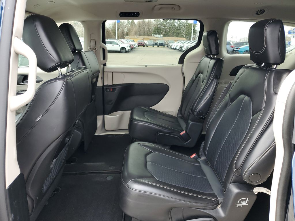 Used 2023 Chrysler Pacifica - photo 21