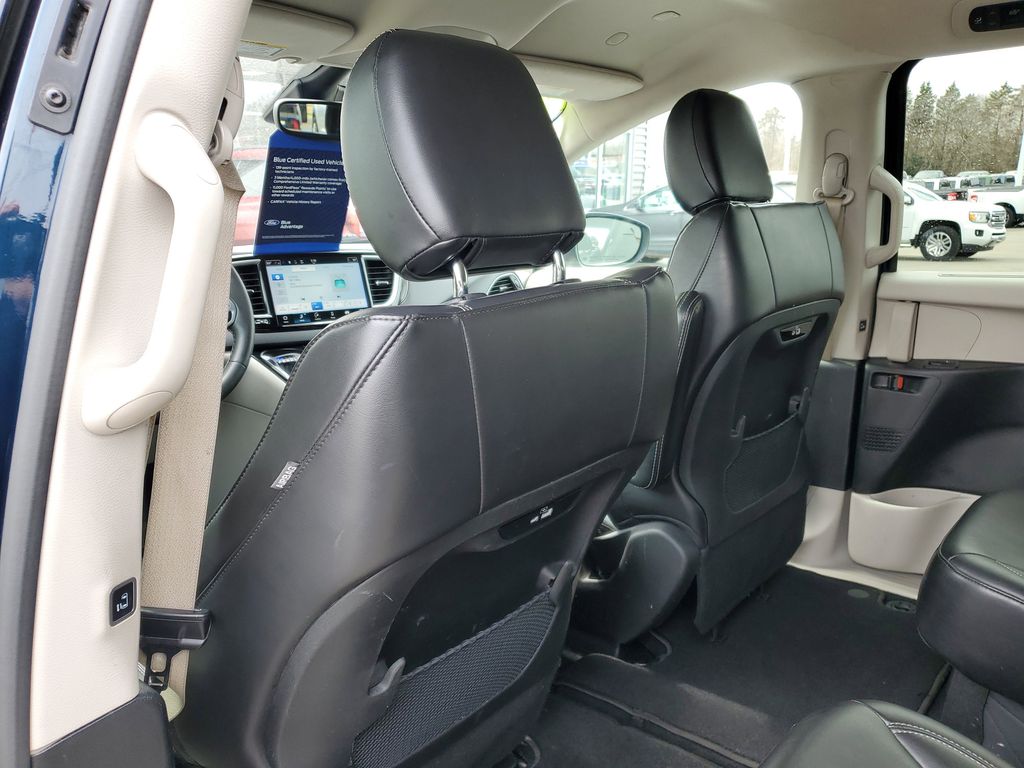 Used 2023 Chrysler Pacifica - photo 22