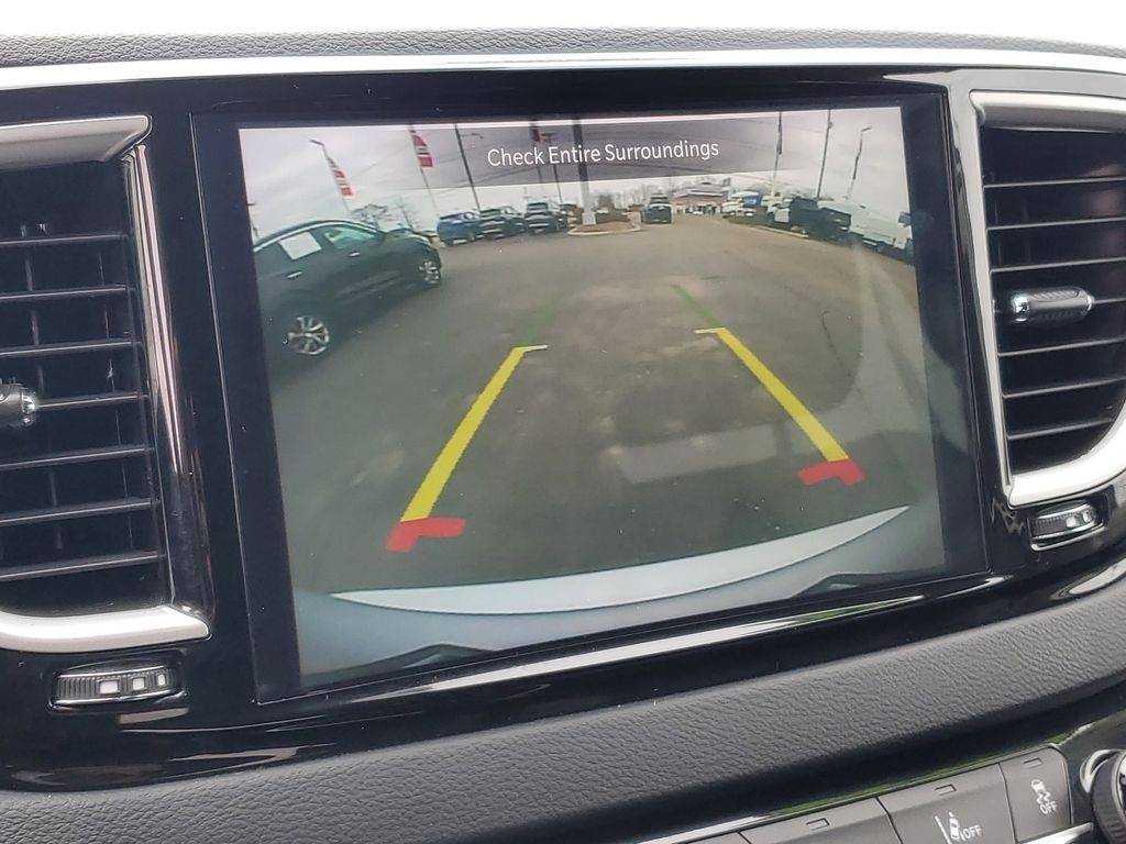 Used 2023 Chrysler Pacifica - photo 12