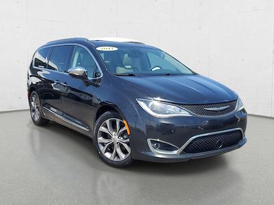 2017 Chrysler Pacifica FWD Minivan for sale #F4079B - photo 2