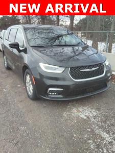 Used 2025 Chrysler Pacifica - photo 1