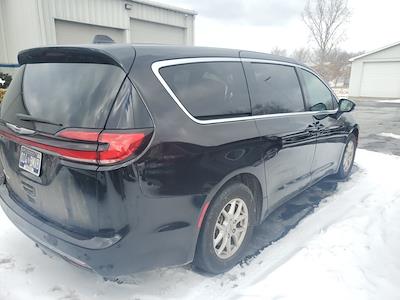 Used 2025 Chrysler Pacifica - photo 1