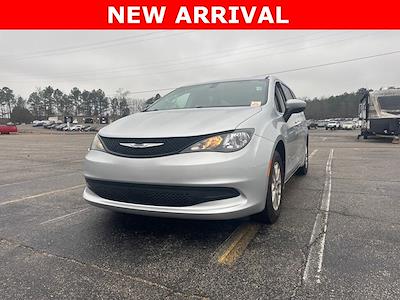 Used 2022 Chrysler Voyager - photo 1