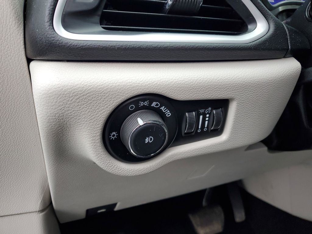 Used 2024 Chrysler Pacifica - photo 35