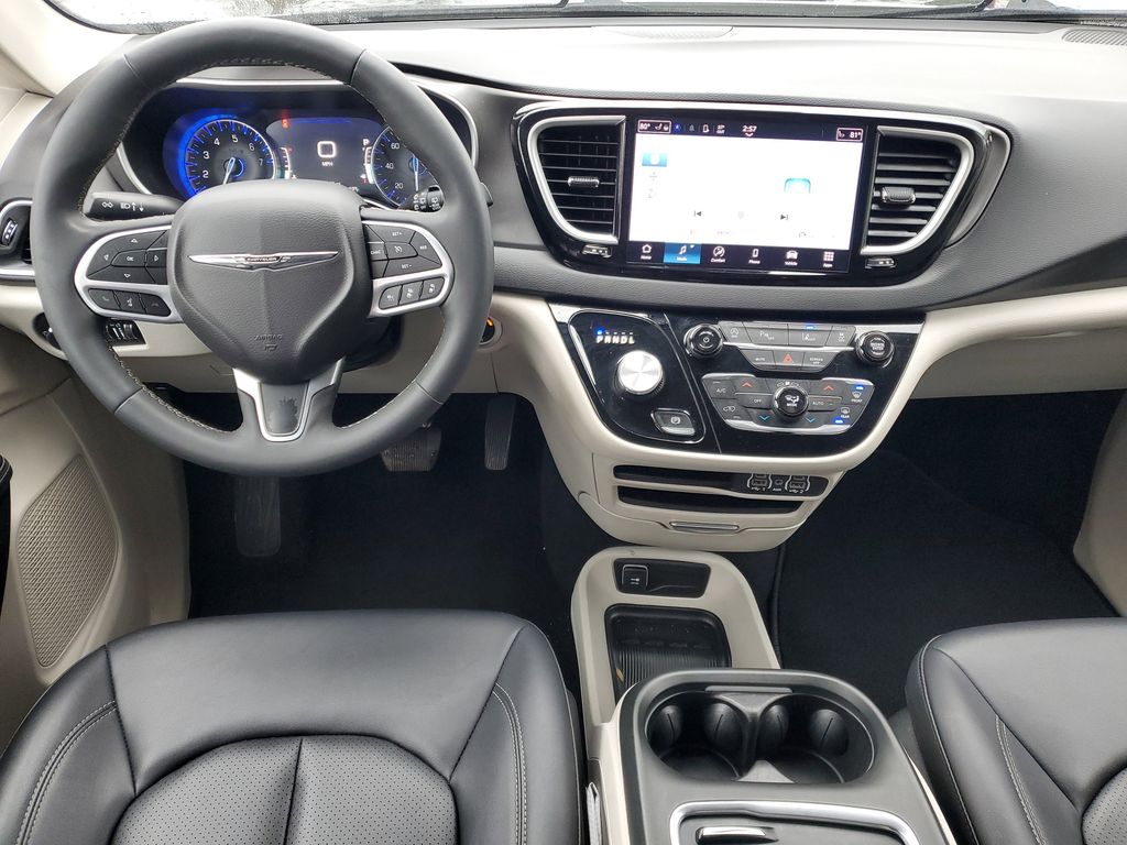 Used 2024 Chrysler Pacifica - photo 14