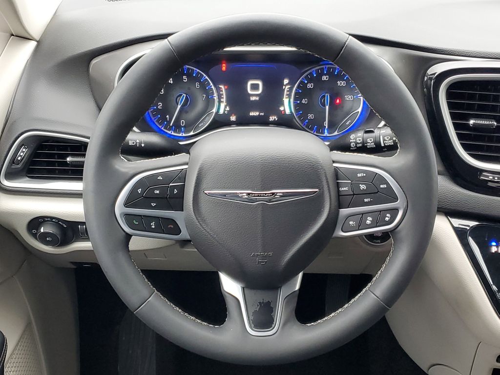 Used 2024 Chrysler Pacifica - photo 15