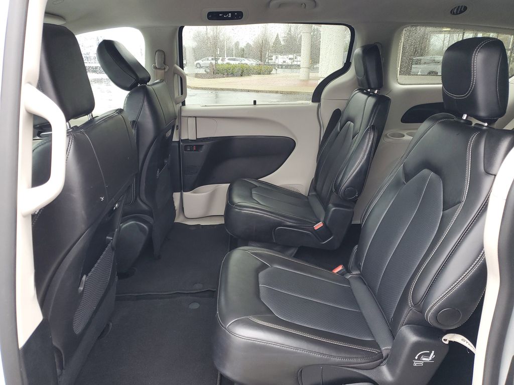 Used 2024 Chrysler Pacifica - photo 17