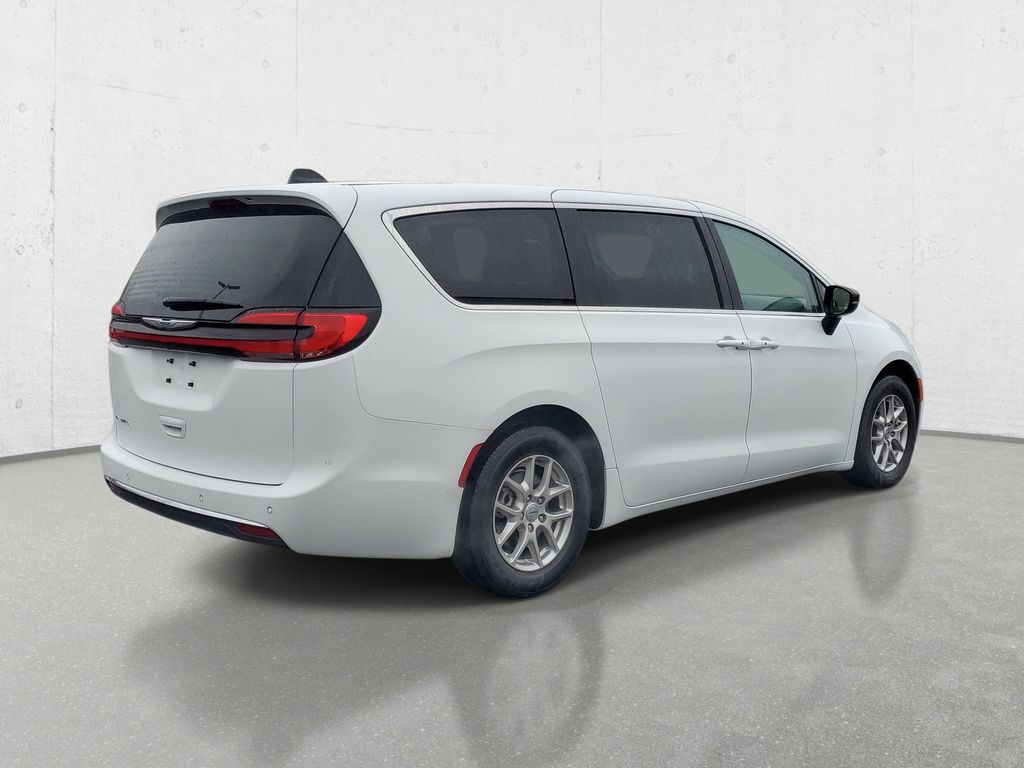 Used 2024 Chrysler Pacifica - photo 29
