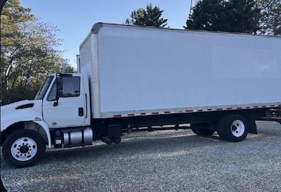 Used 2018 International DuraStar 4300 Morgan Truck Body Box Truck with Liftgate for sale #758691 - photo 2