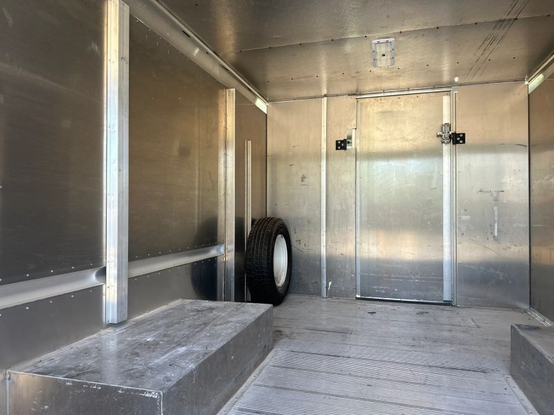 Used 2017 Ford E-350 Step Van - photo 10