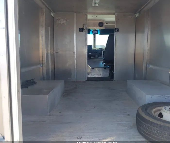 Used 2017 Ford E-350 - photo 2