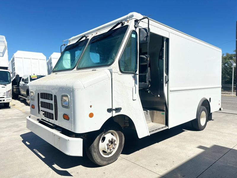 Used 2017 Ford E-350 Step Van - photo 8