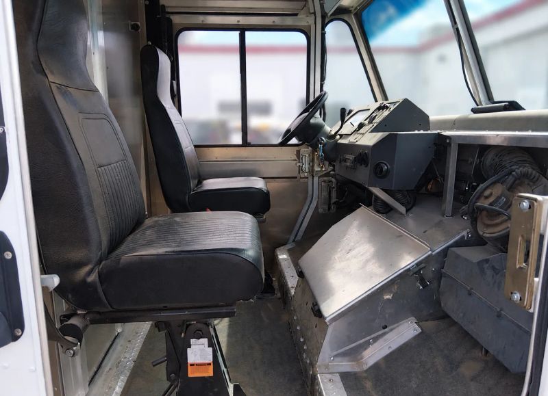 Used 2016 Ford E-350 Step Van - photo 6