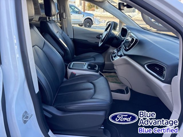 Used 2024 Chrysler Pacifica - photo 33