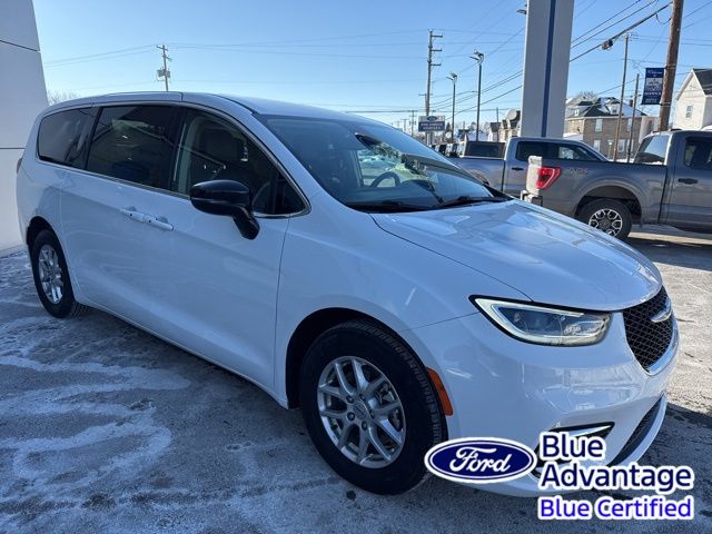 Used 2024 Chrysler Pacifica - photo 6