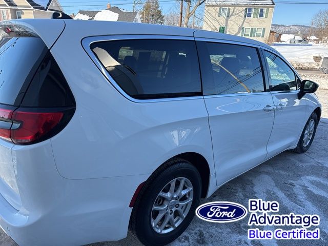 Used 2024 Chrysler Pacifica - photo 8