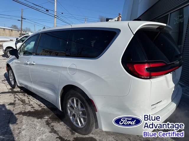 Used 2024 Chrysler Pacifica - photo 10