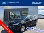 Used 2025 Chrysler Pacifica Select Minivan thumbnail 1