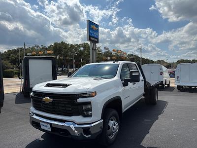 New 2025 Chevrolet Silverado 3500 Work Truck Crew Cab 4WD Flatbed Truck for sale #SF341907 - photo 1