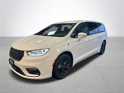 Used 2022 Chrysler Pacifica Touring L Minivan for sale #211255 - photo 2