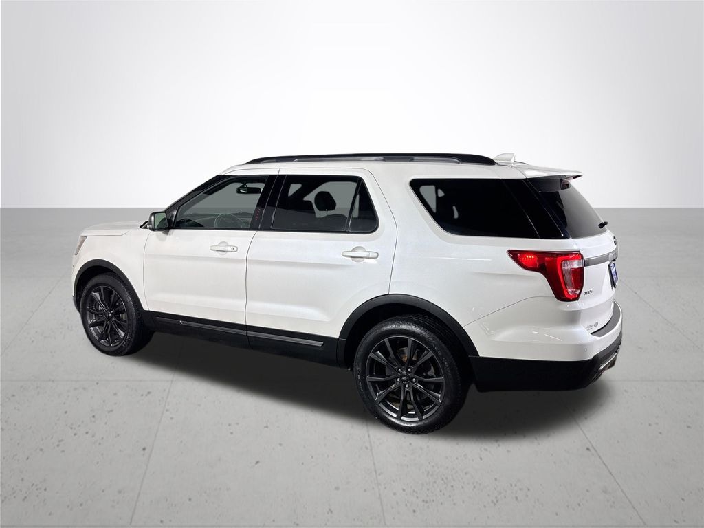 Used 2017 Ford Explorer - photo 9