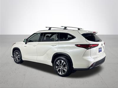 Used 2020 Toyota Highlander XLE AWD SUV for sale #708732 - photo 2