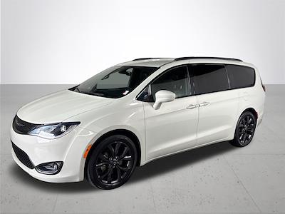 2019 Chrysler Pacifica FWD Minivan for sale #837616 - photo 2
