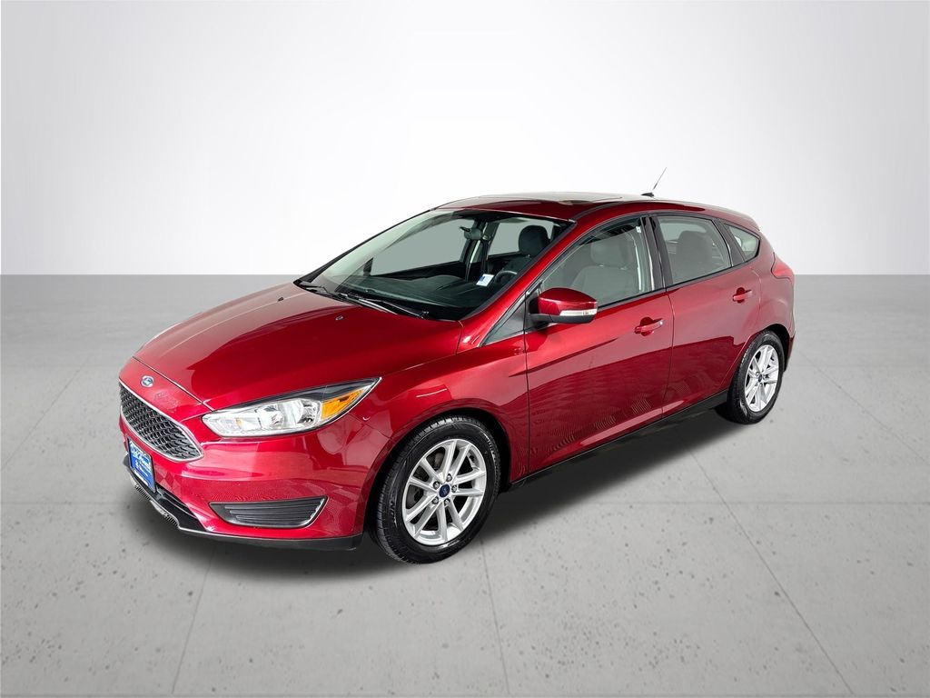 Used 2015 Ford Focus SE - photo 2