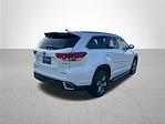 2017 Toyota Highlander 4x4 SUV for sale #CP210761 - photo 7