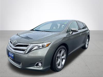 Used 2014 Toyota Venza - photo 1