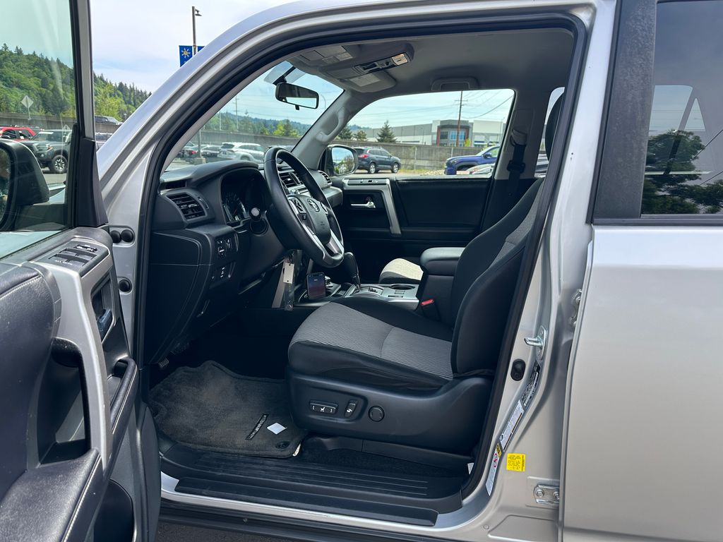 Used 2016 Toyota 4Runner - photo 14